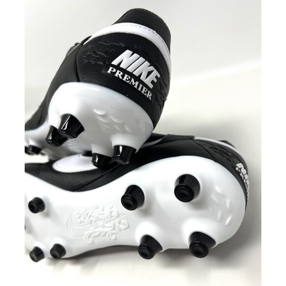 Athletic_Shoes